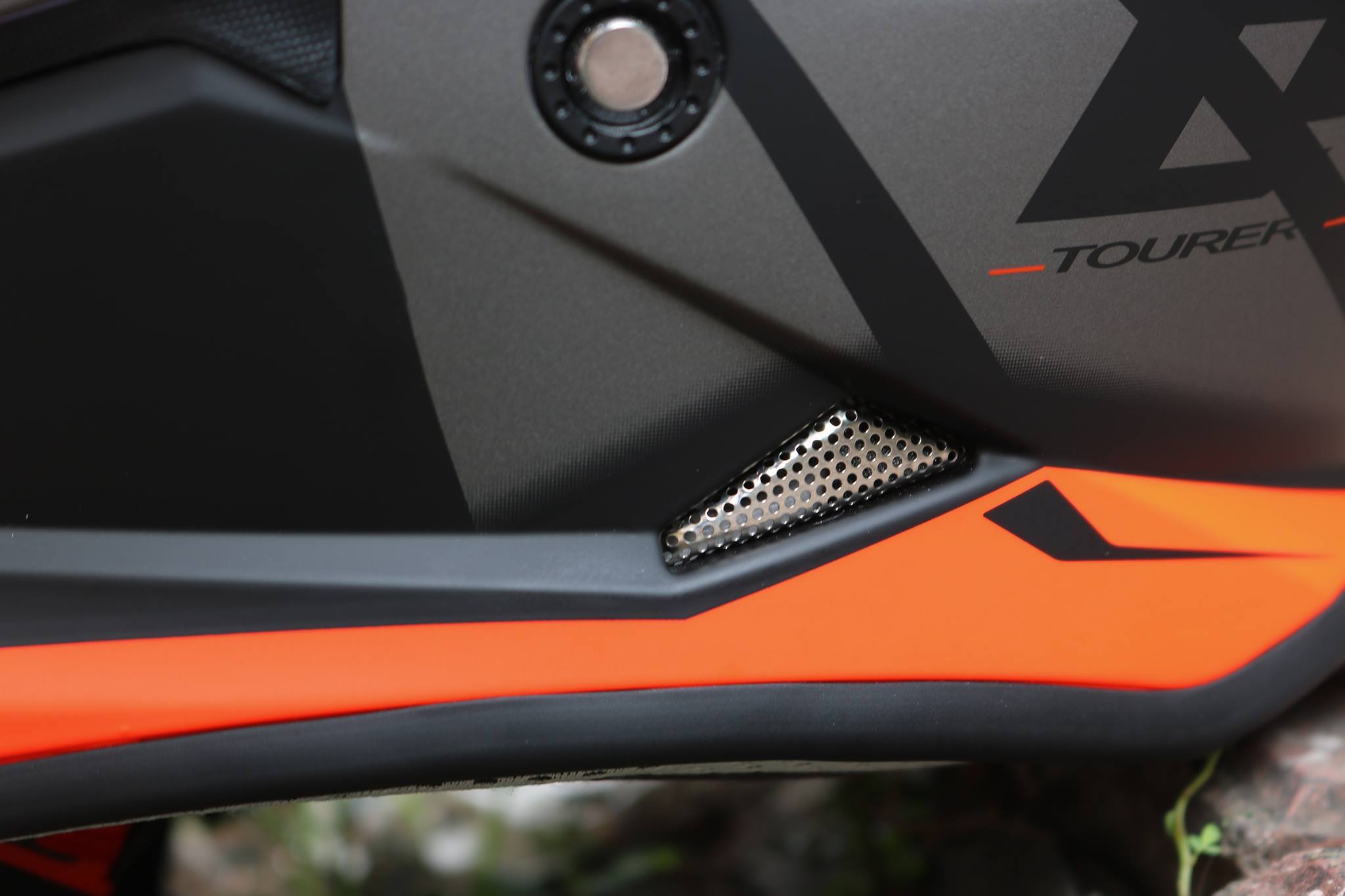 Mũ Dual Sport Yohe 632A Adventure Fluo Đen Cam Nhám Mũ Dual Sport Yohe 632A Adventure Fluo Đen Cam Nhám