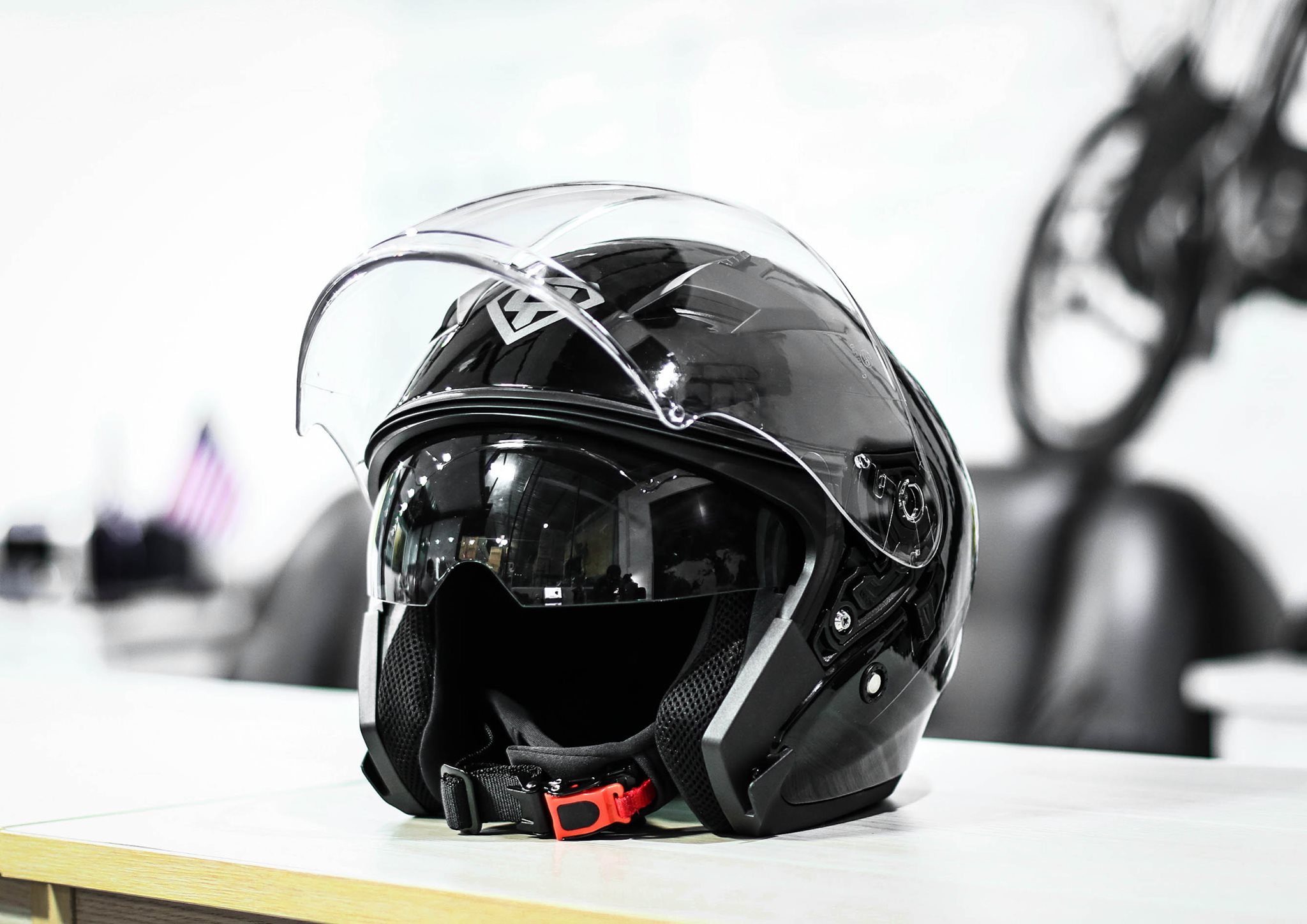 Mũ 3/4 Yohe 878 Đen Bóng Mũ 3/4 Yohe 878 Đen Bóng