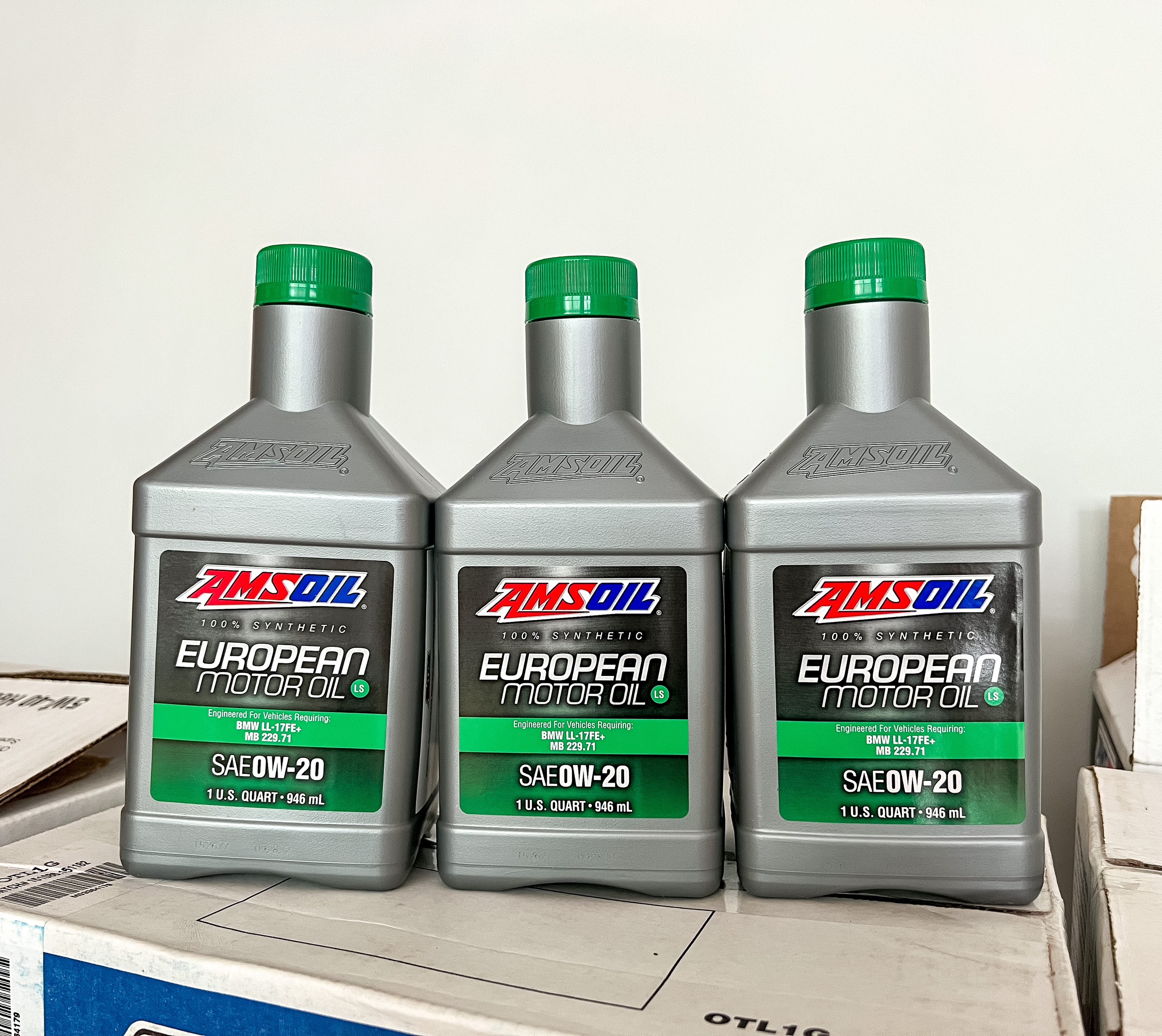 DẦU NHỚT TỔNG HỢP 100% NHẬP KHẨU MỸ AMSOIL EUROPEAN 0W20 - 1 QUART (946ml) DẦU NHỚT TỔNG HỢP 100% NHẬP KHẨU MỸ AMSOIL EUROPEAN 0W20 - 1 QUART (946ml)