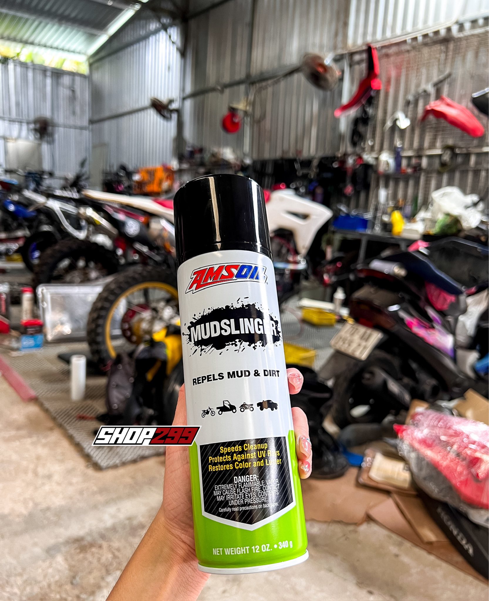 AMSOIL MUDSLINGER® - CHAI XỊT CHỐNG BÁM BÙN, BỤI BẨN - 340G AMSOIL MUDSLINGER® - CHAI XỊT CHỐNG BÁM BÙN, BỤI BẨN - 340G