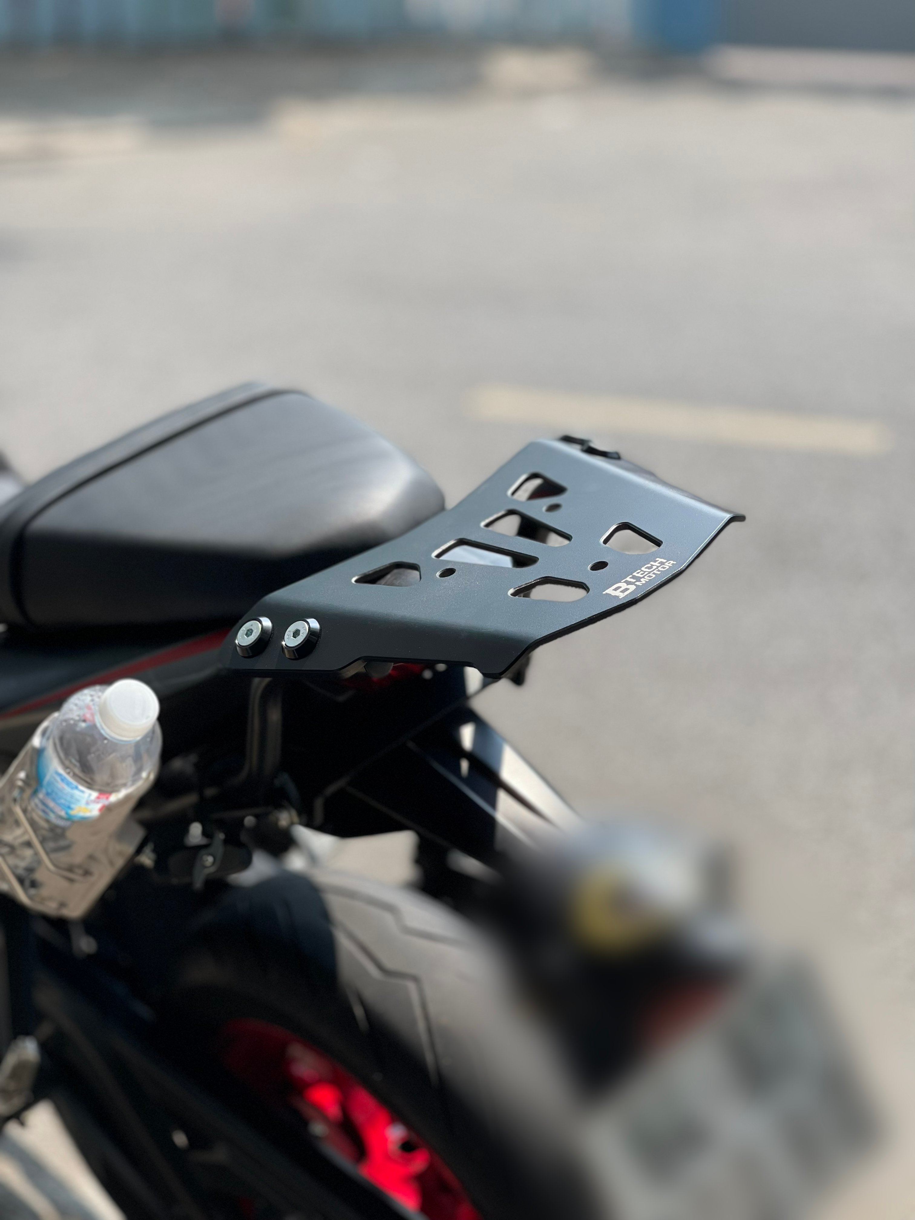 BAGA ĐẾ NHÔM B-TECH CHO YAMAHA R3 BAGA ĐẾ NHÔM B-TECH CHO YAMAHA R3