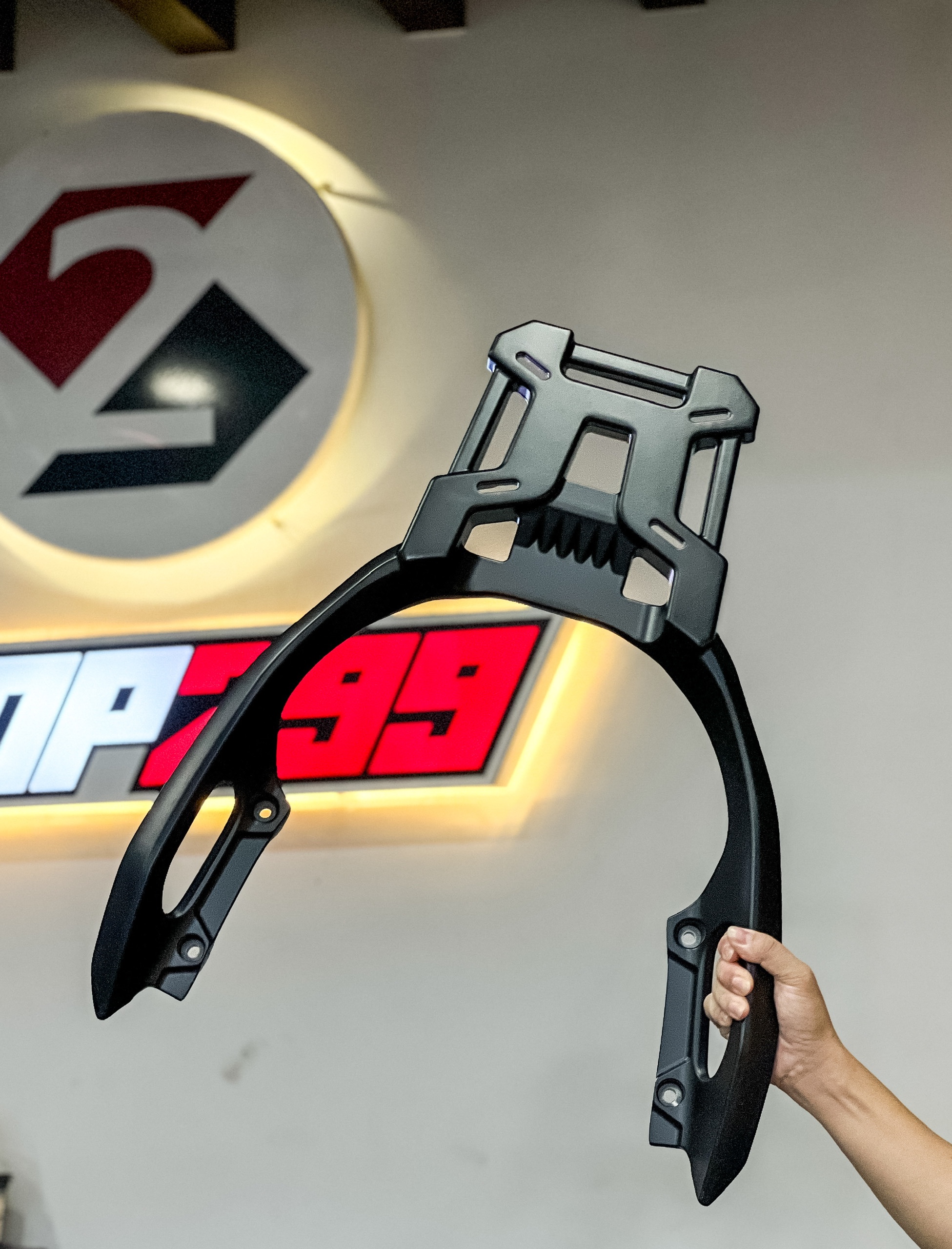 BAGA SAU SWEER NHÔM ĐÚC CHO HONDA ADV 350 / FORZA 350 BAGA SAU SWEER NHÔM ĐÚC CHO HONDA ADV 350 / FORZA 350