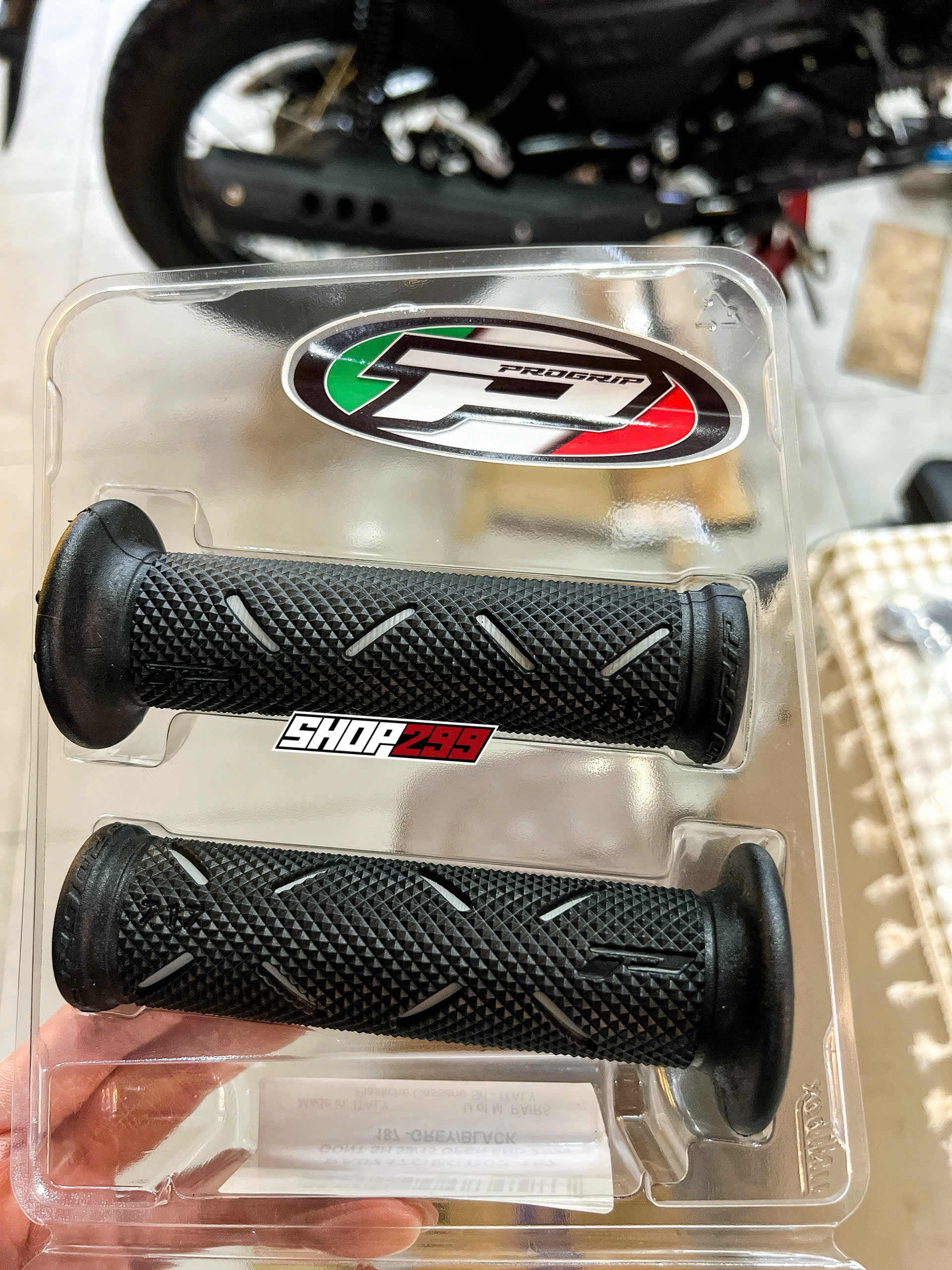 BAO TAY PROGRIP 717 (XÁM ĐEN) CHÍNH HÃNG Ý BAO TAY PROGRIP 717 (XÁM ĐEN) CHÍNH HÃNG Ý