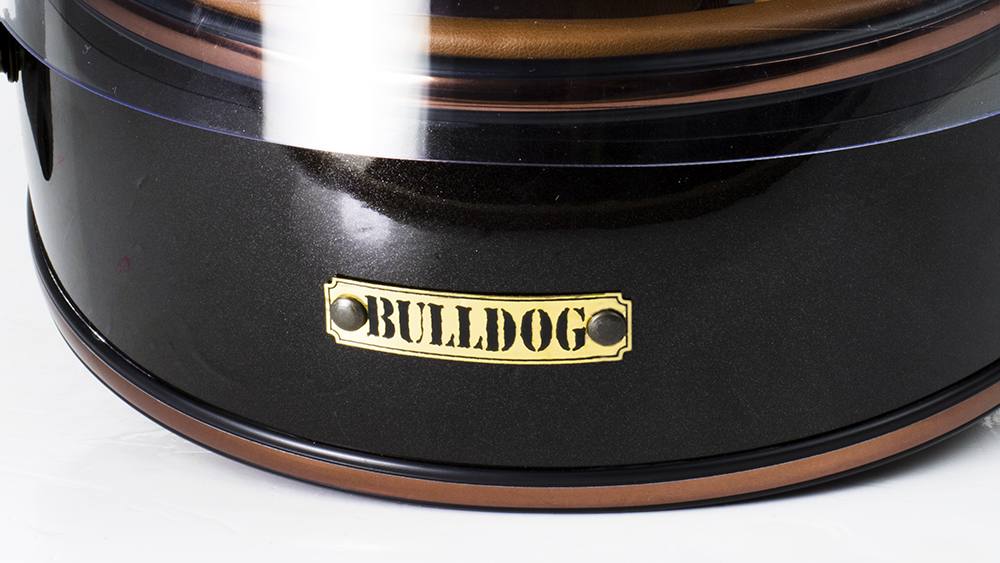 Nút bấm và tag thương hiệu của Mũ Fullface Bulldog Carbon 3D Nút bấm và tag thương hiệu của Mũ Fullface Bulldog Carbon 3D