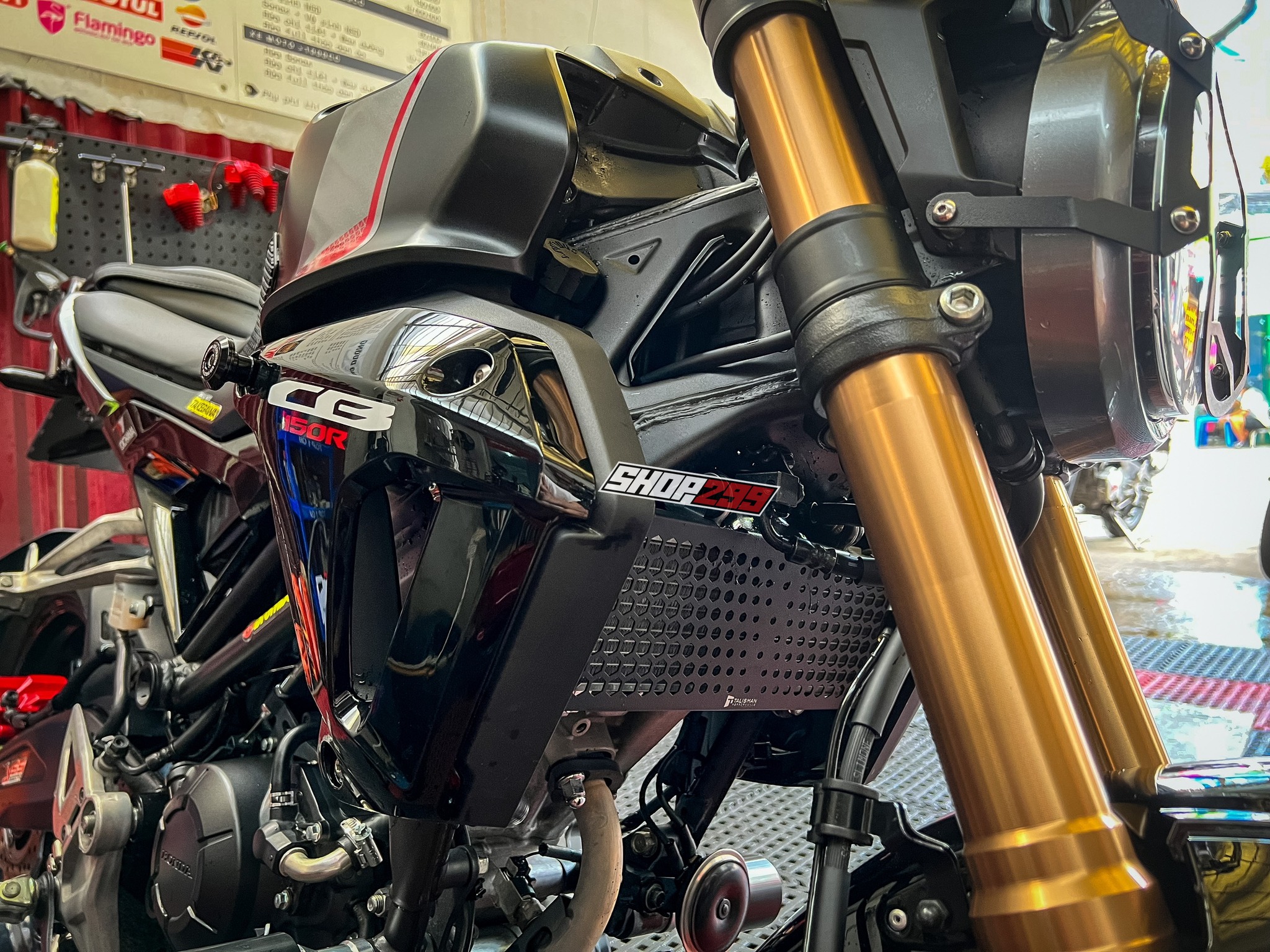 CHE KÉT NƯỚC TALISMAN CHO CB150R NEO SPORT CAFE CHE KÉT NƯỚC TALISMAN CHO CB150R NEO SPORT CAFE