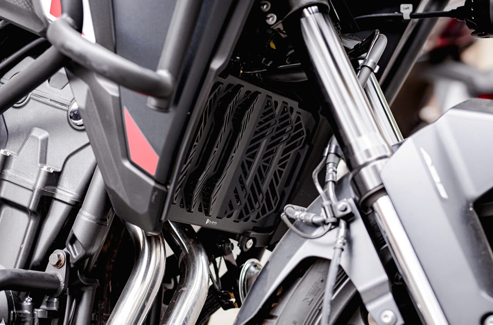 CHE KÉT NƯỚC TALISMAN CHO HONDA CB500X / HONDA NX500 CHE KÉT NƯỚC TALISMAN CHO HONDA CB500X / HONDA NX500