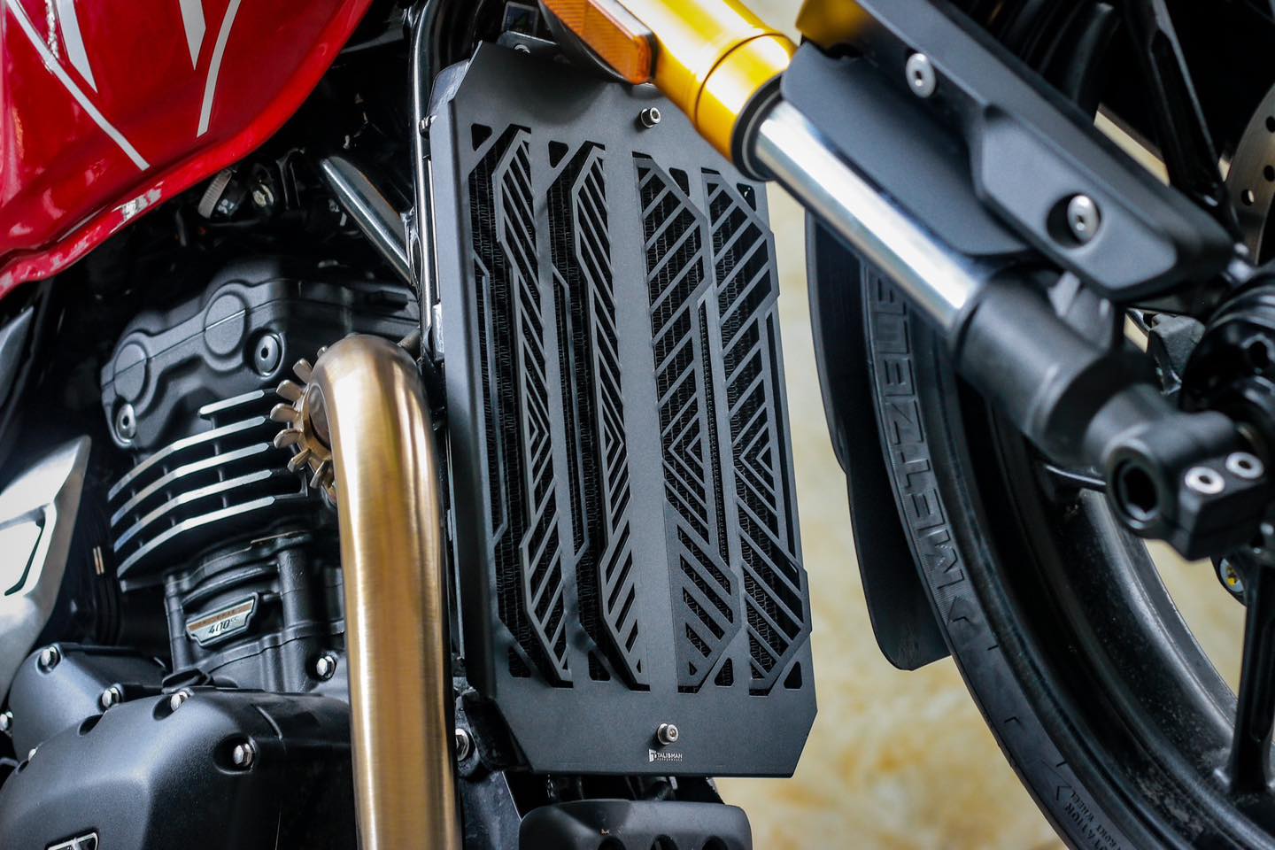 CHE KÉT NƯỚC TALISMAN CHO TRIUMPH SPEED 400 / SCRAMBLER 400 CHE KÉT NƯỚC TALISMAN CHO TRIUMPH SPEED 400 / SCRAMBLER 400