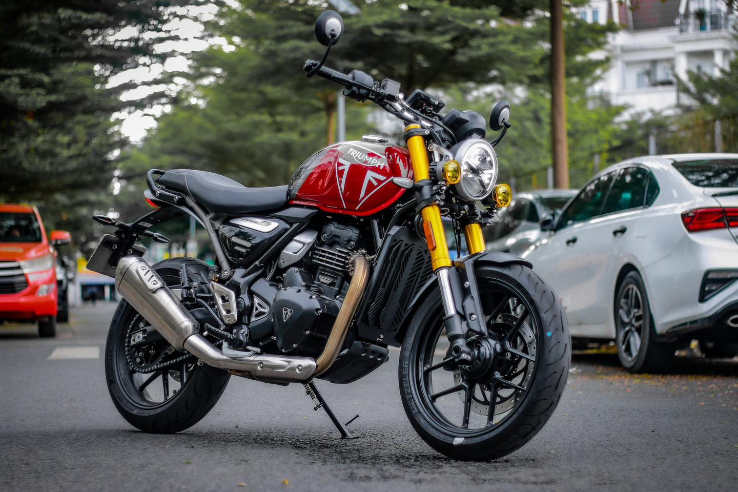 CHE KÉT NƯỚC TALISMAN CHO TRIUMPH SPEED 400 / SCRAMBLER 400 CHE KÉT NƯỚC TALISMAN CHO TRIUMPH SPEED 400 / SCRAMBLER 400