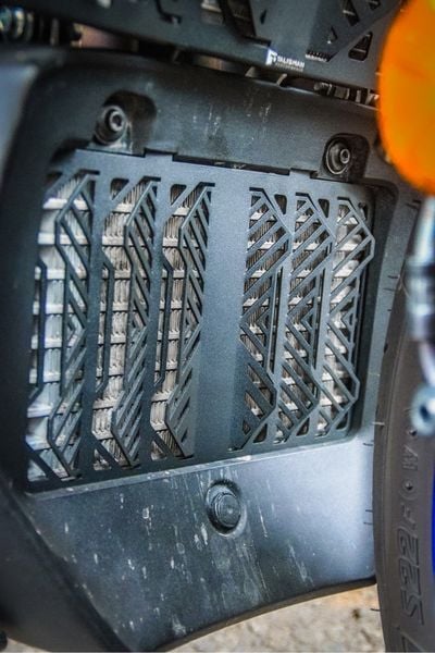 CHE KÉT NƯỚC TALISMAN CHO YAMAHA MT10 SP CHE KÉT NƯỚC TALISMAN CHO YAMAHA MT10 SP