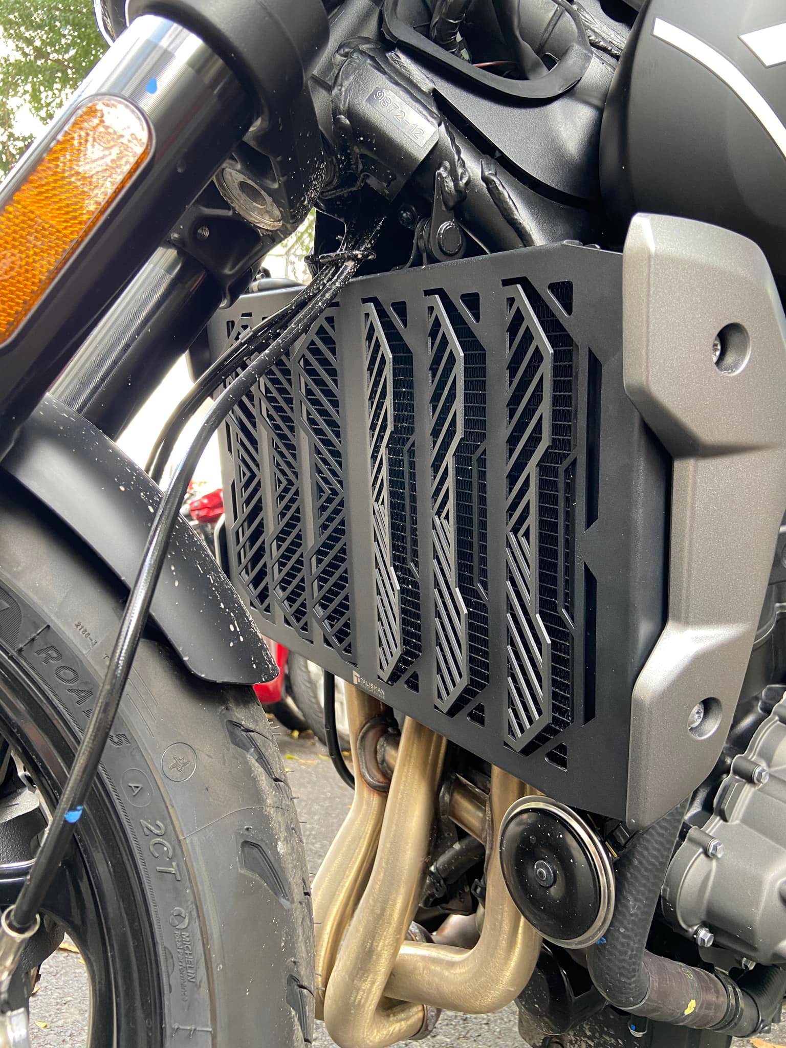 CHE KÉT NƯỚC TALISMAN CHO TRIUMPH TRIDENT 660 CHE KÉT NƯỚC TALISMAN CHO TRIUMPH TRIDENT 660