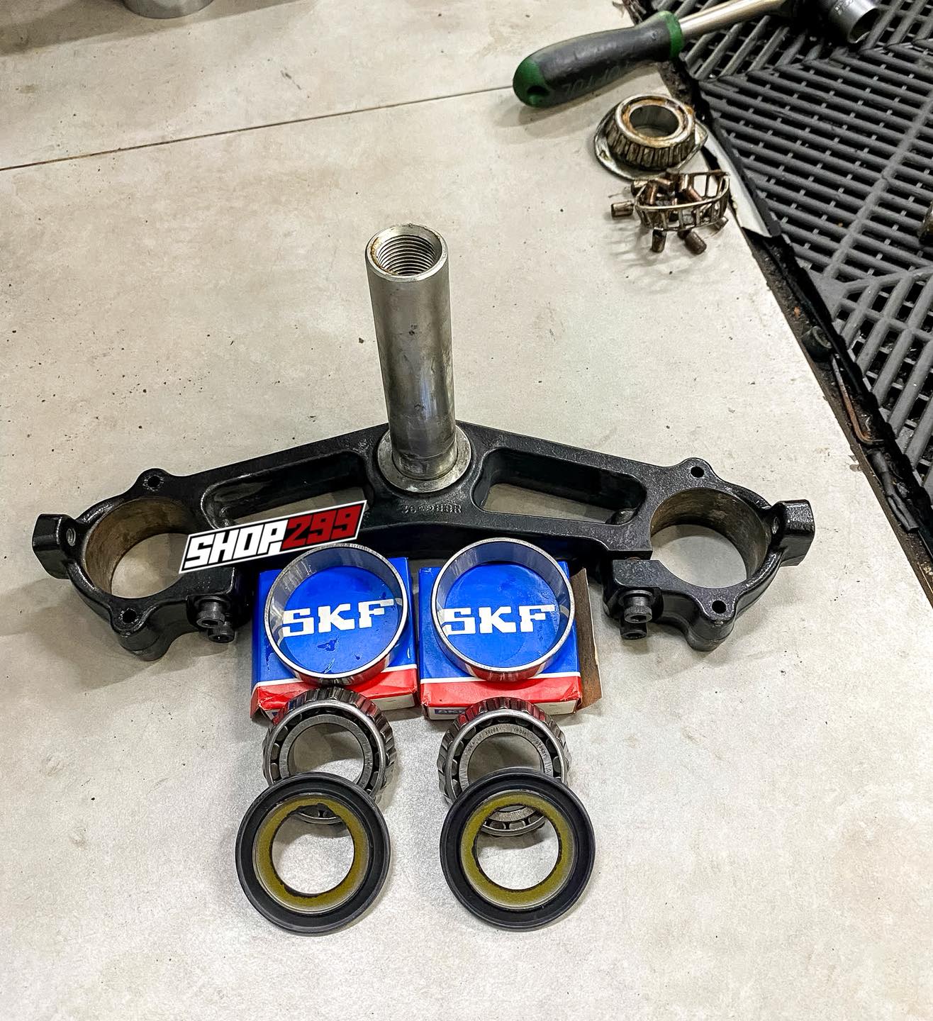 CHÉN CỔ BI ĐŨA SKF CHO HARLEY DAVIDSON TOURING CHÉN CỔ BI ĐŨA SKF CHO HARLEY DAVIDSON TOURING