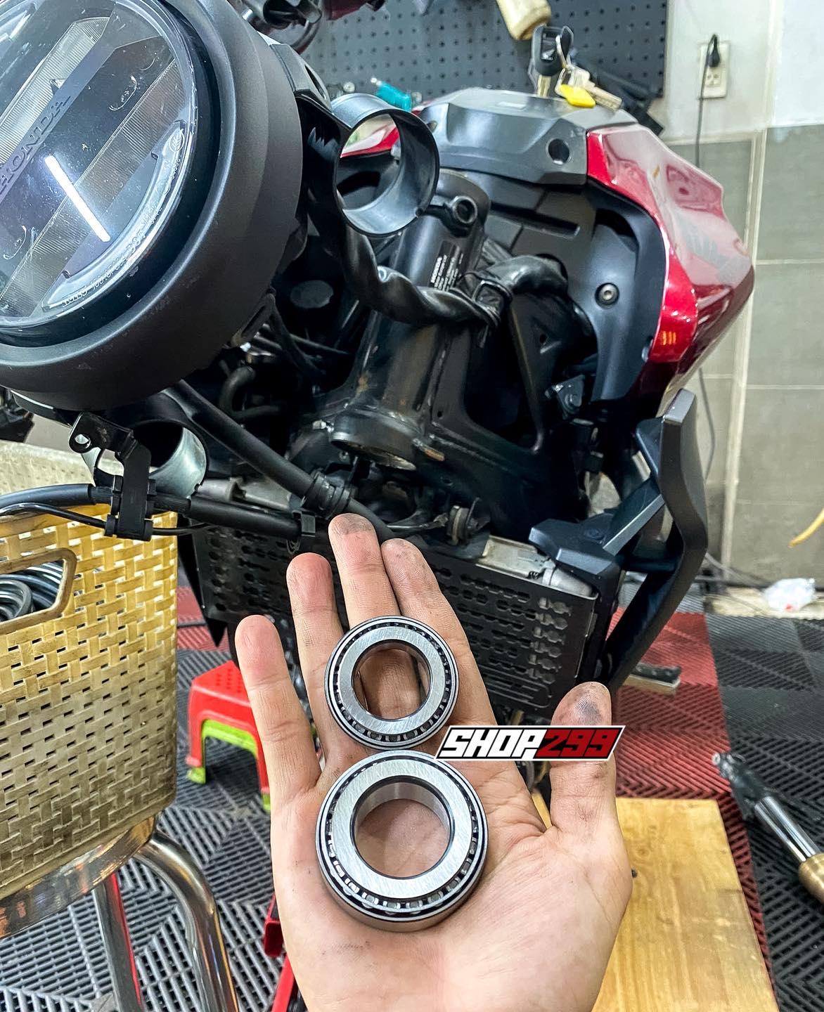 CHÉN CỔ BI ĐŨA SKF - HONDA CB1000R/ CB650R/ CB500X/ CB300R CHÉN CỔ BI ĐŨA SKF - HONDA CB1000R/ CB650R/ CB500X/ CB300R