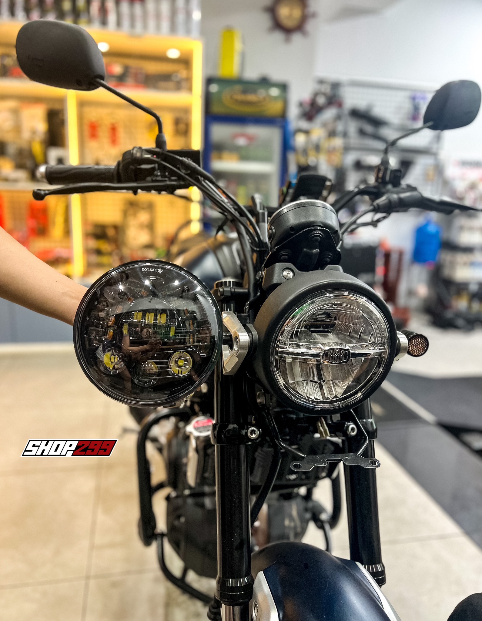 ĐÈN LED PHA TUN 770 CHÍNH HÃNG ĐÈN LED PHA TUN 770 CHÍNH HÃNG