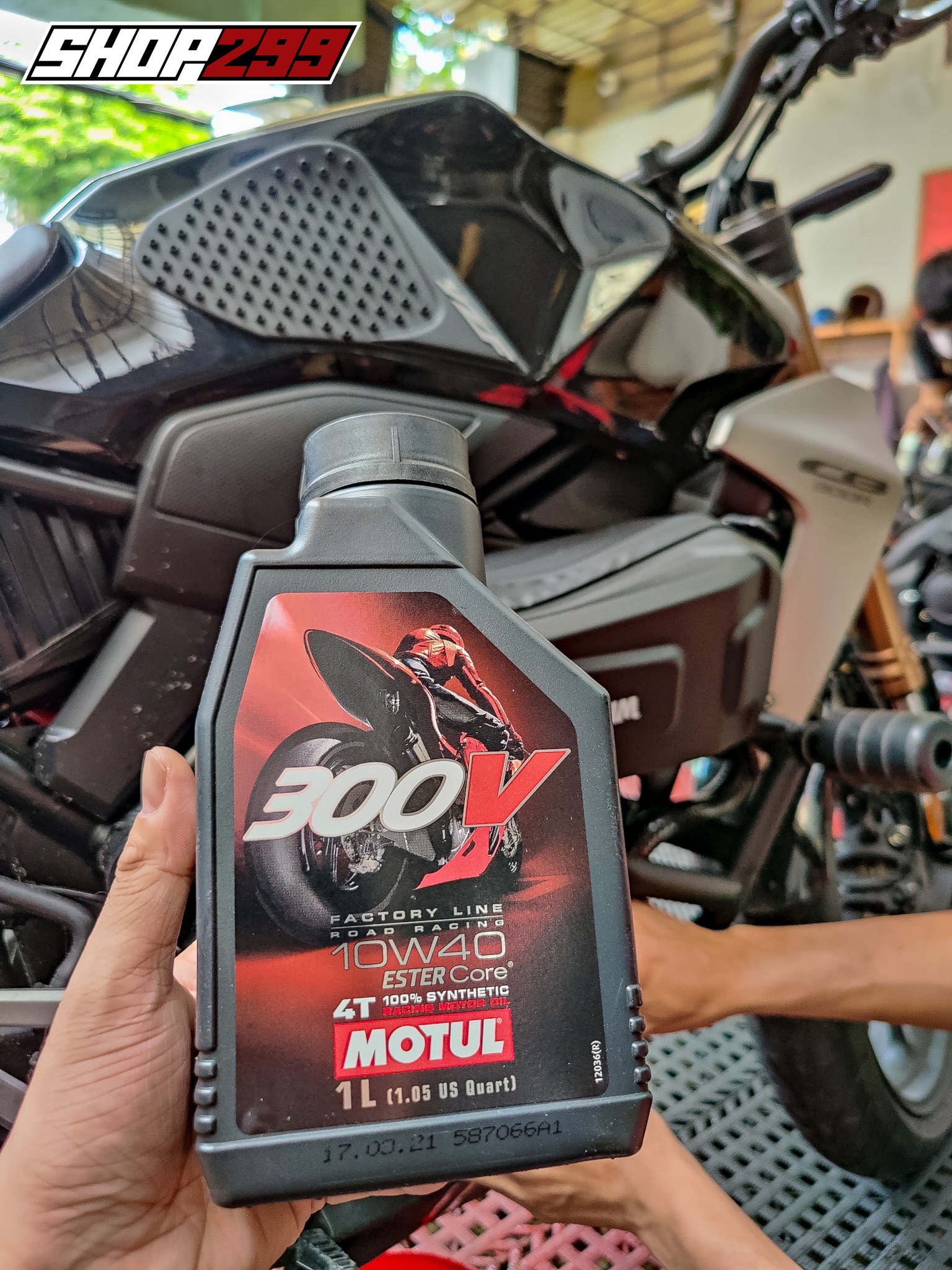 NHỚT MOTUL 300V 10W40 TEM 3 LỚP NHẬP PHÁP NHỚT MOTUL 300V 10W40 TEM 3 LỚP NHẬP PHÁP