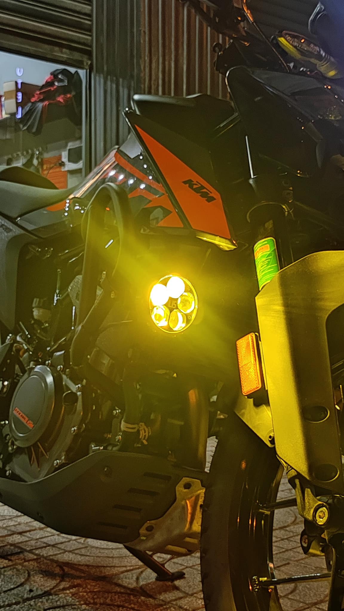 ĐÈN TRỢ SÁNG LOBOO L15 CHÍNH HÃNG ĐÈN TRỢ SÁNG LOBOO L15 CHÍNH HÃNG