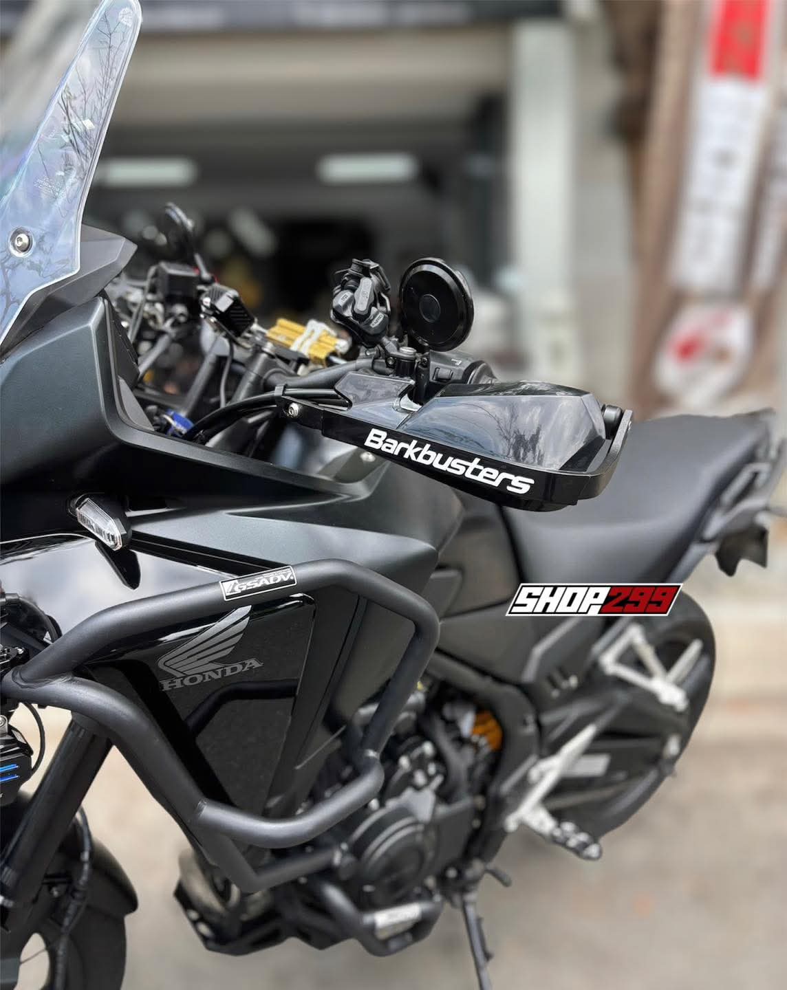 BẢO VỆ TAY LÁI KIỂU BARKBUSTERS - MÀU ĐEN BẢO VỆ TAY LÁI KIỂU BARKBUSTERS - MÀU ĐEN