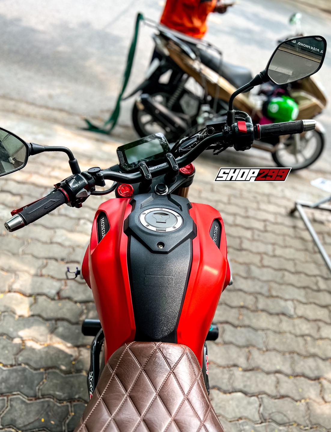 GHI ĐÔNG RENTHAL 721 - 28MM LẮP LÊN HONDA CB150R GHI ĐÔNG RENTHAL 721 - 28MM LẮP LÊN HONDA CB150R