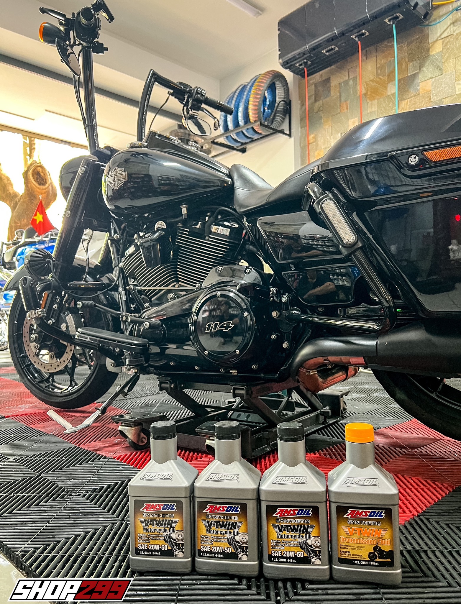 Dầu hộp số AMSOIL SYNTHETIC VTWIN TRANSMISSION FLUID - Quart (964ml) Dầu hộp số AMSOIL SYNTHETIC VTWIN TRANSMISSION FLUID - Quart (964ml)