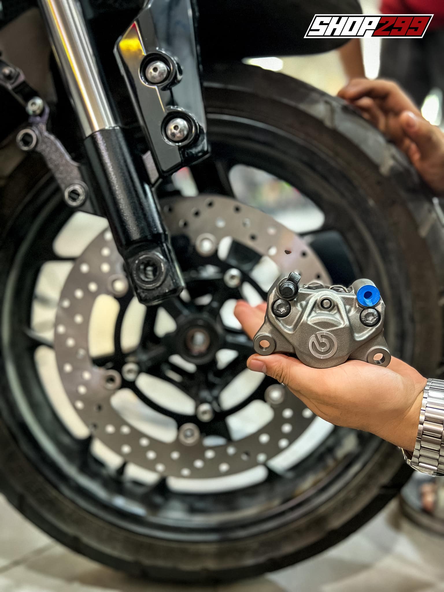 HEO BREMBO 2 PIS ĐỐI XỨNG - LOGO NỔI HEO BREMBO 2 PIS ĐỐI XỨNG - LOGO NỔI