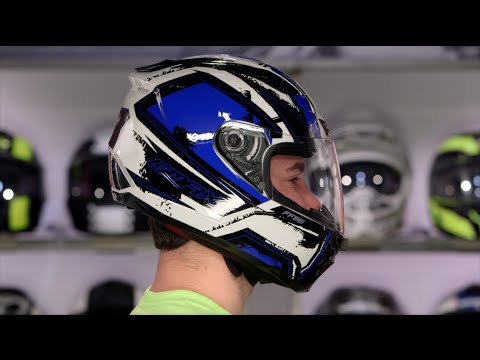 Trong các mũ bảo hiểm moto giá rẻ, GMax FF-88 được xem là một sự lựa chọn khá toàn diện. Trong các mũ bảo hiểm moto giá rẻ, GMax FF-88 được xem là một sự lựa chọn khá toàn diện.