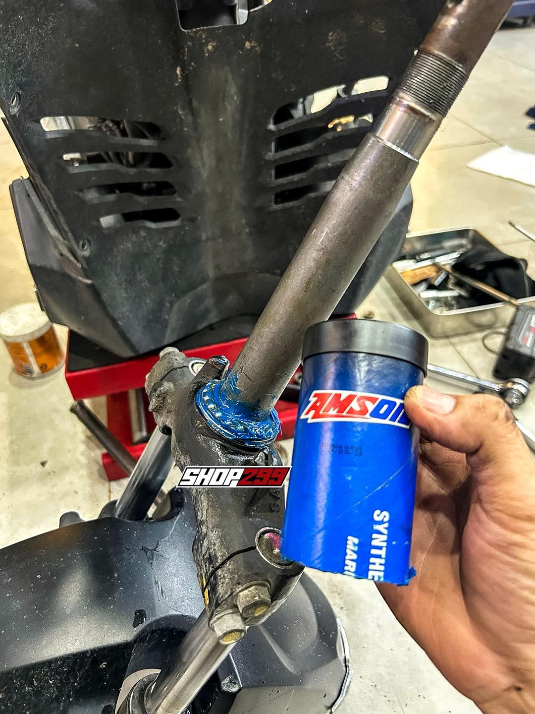 MỠ KHÁNG NƯỚC AMSOIL 100% SYNTHETIC WATER - RESISTANT GREASE - 397GRAM MỠ KHÁNG NƯỚC AMSOIL 100% SYNTHETIC WATER - RESISTANT GREASE - 397GRAM