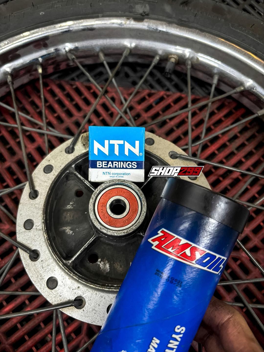 MỠ KHÁNG NƯỚC AMSOIL 100% SYNTHETIC WATER - RESISTANT GREASE - 397GRAM MỠ KHÁNG NƯỚC AMSOIL 100% SYNTHETIC WATER - RESISTANT GREASE - 397GRAM