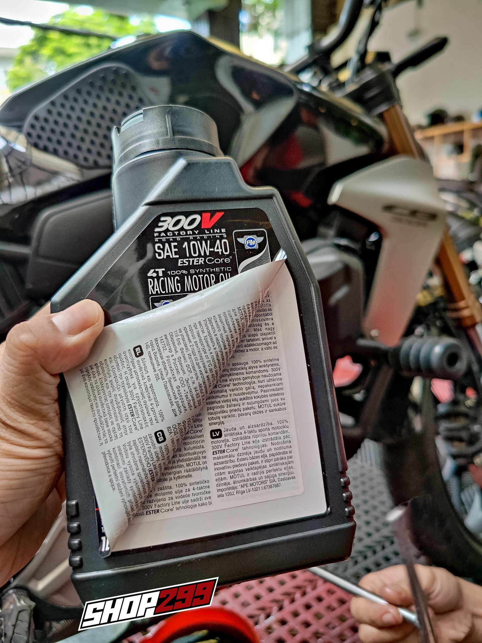 NHỚT MOTUL 300V 10W40 TEM 3 LỚP NHẬP PHÁP NHỚT MOTUL 300V 10W40 TEM 3 LỚP NHẬP PHÁP