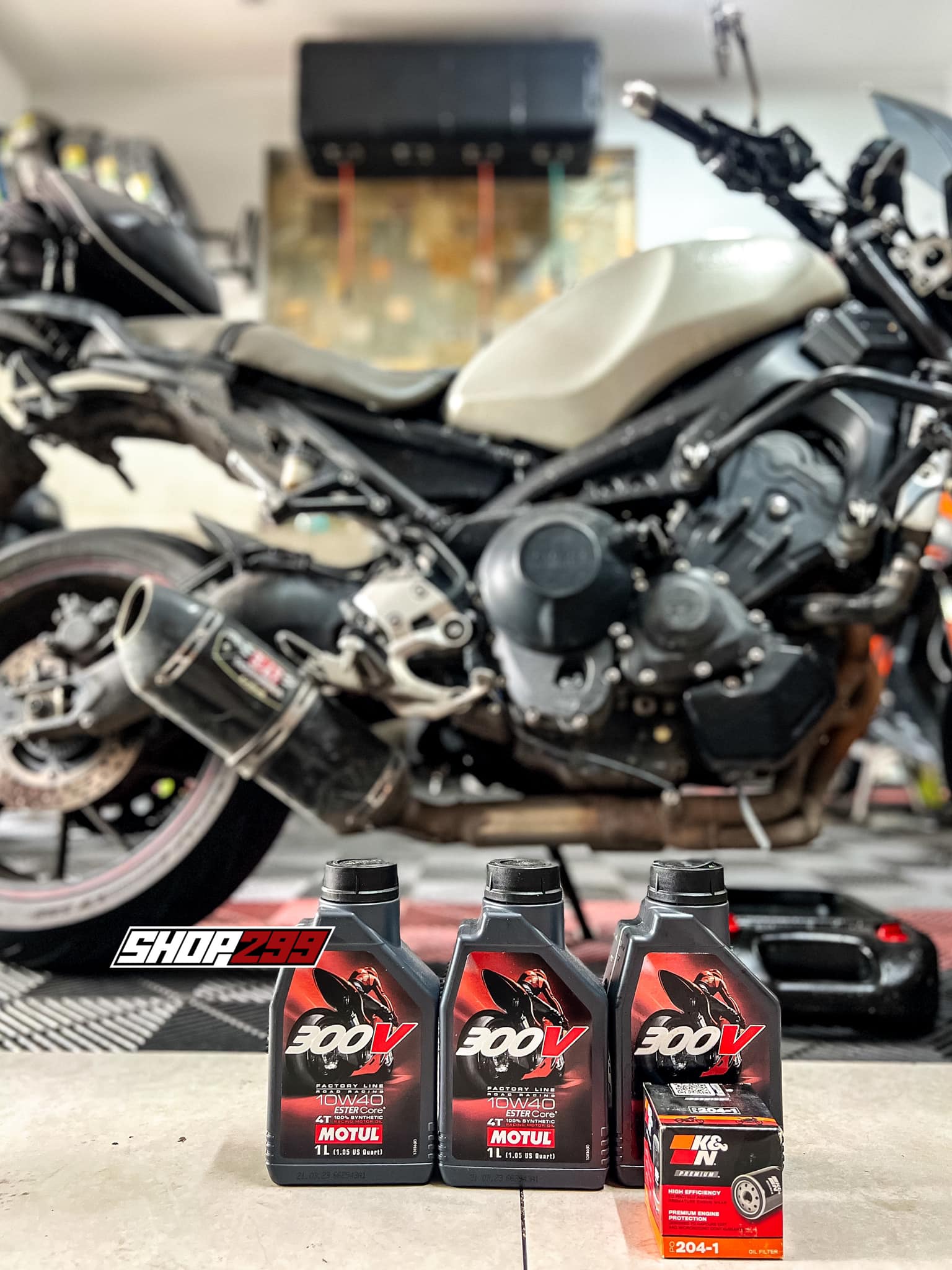 NHỚT MOTUL 300V 10W40 TEM 3 LỚP NHẬP PHÁP NHỚT MOTUL 300V 10W40 TEM 3 LỚP NHẬP PHÁP