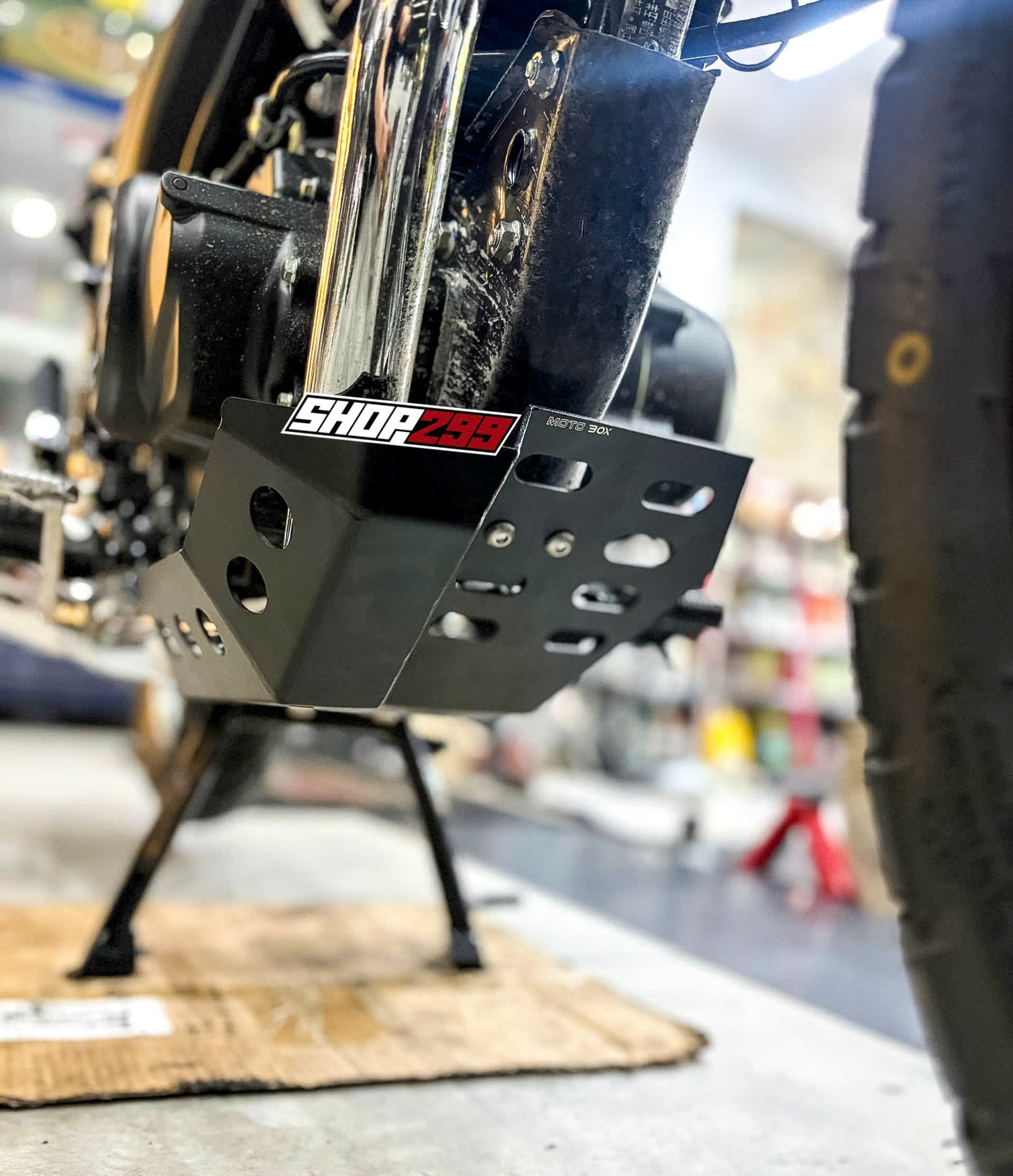 ỐP GẦM MOTOBOX CHO HONDA CGX150 ỐP GẦM MOTOBOX CHO HONDA CGX150