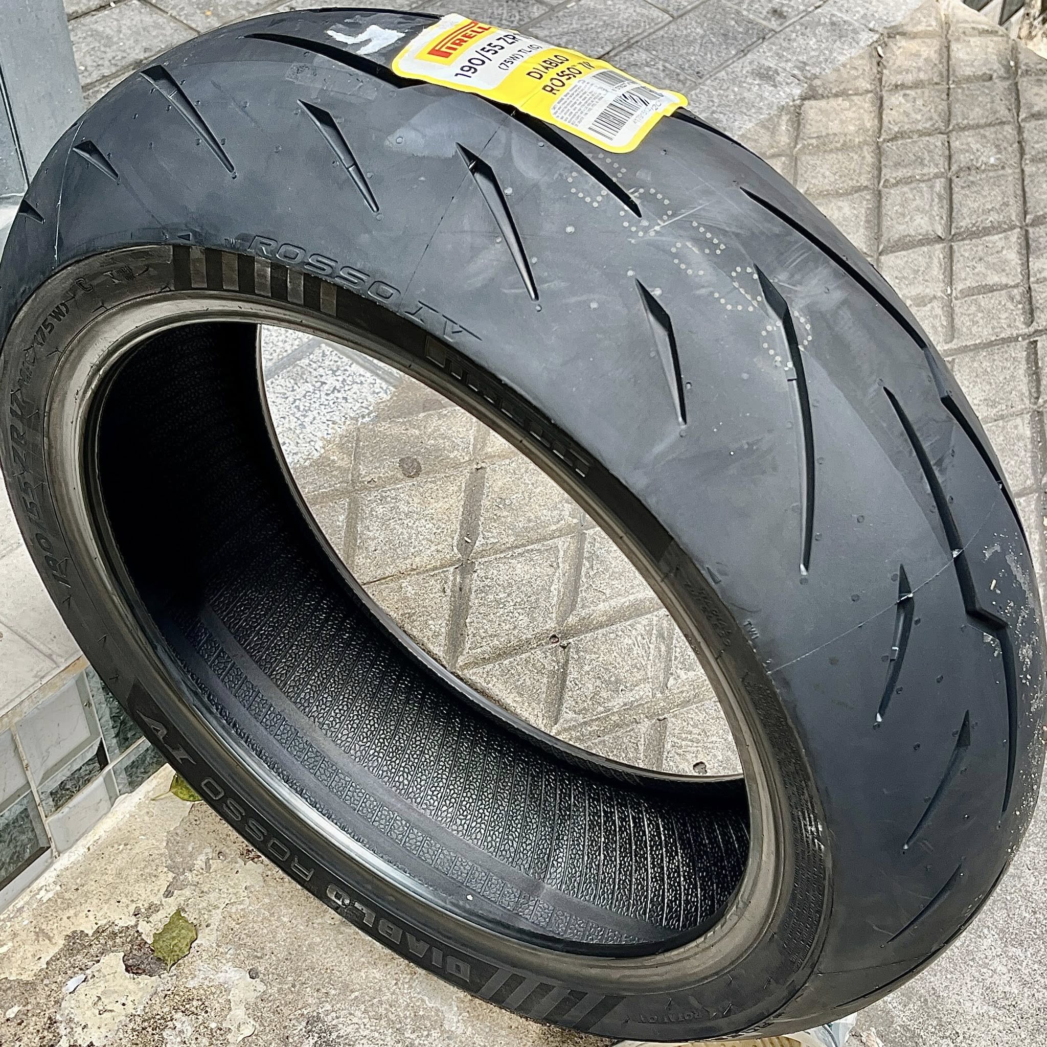 LỐP PIRELLI DIABLO ROSSO IV LỐP PIRELLI DIABLO ROSSO IV