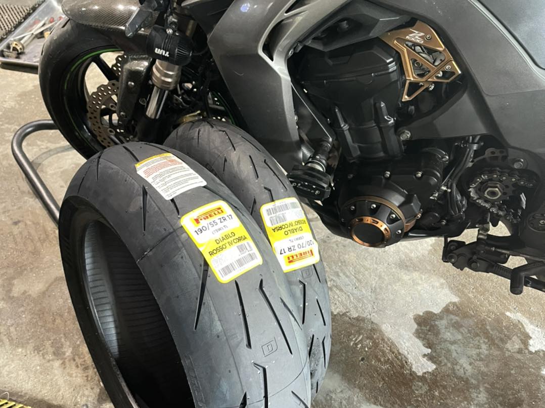 LỐP PIRELLI DIABLO ROSSO IV CORSA LỐP PIRELLI DIABLO ROSSO IV CORSA