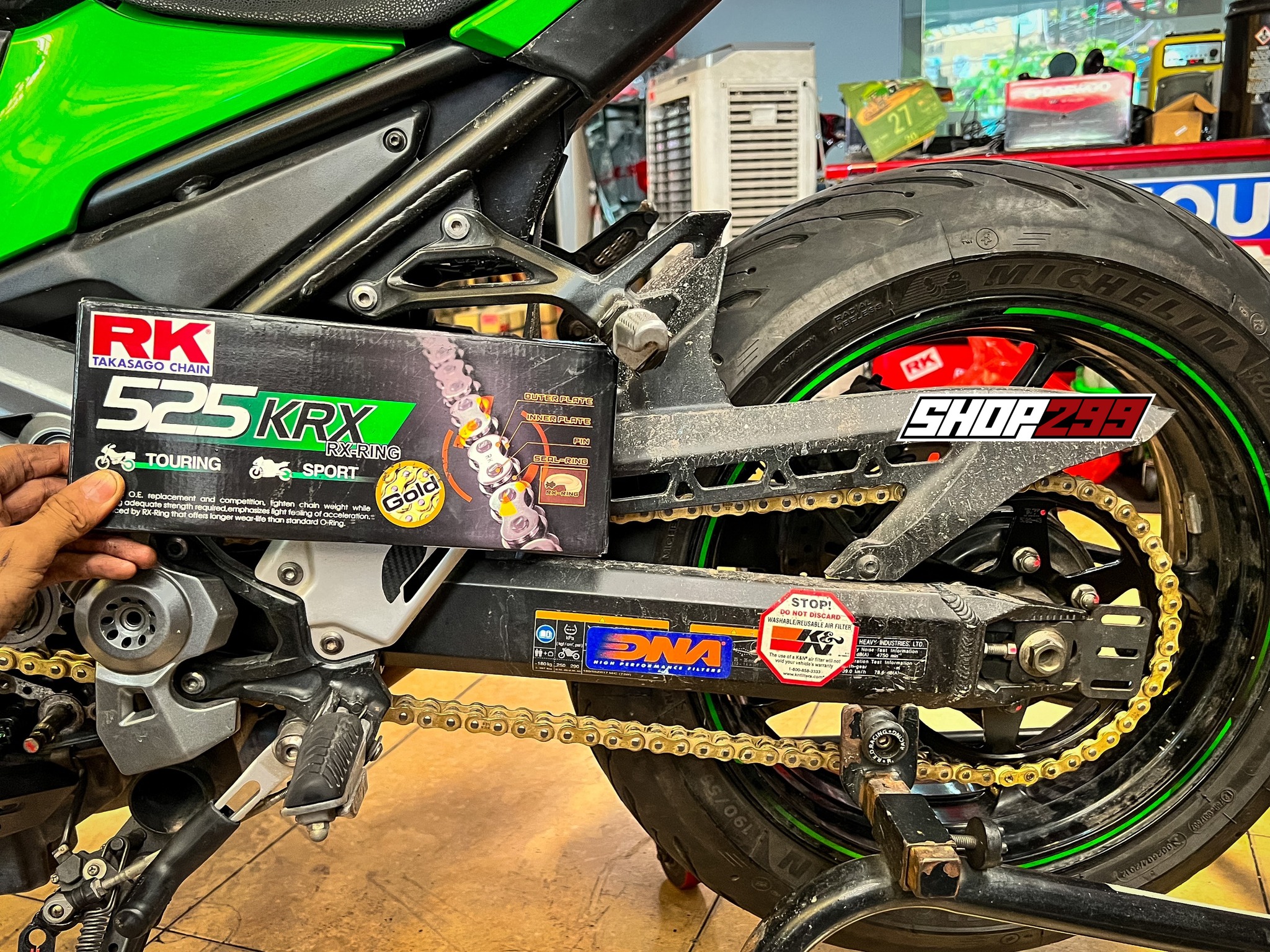 SÊN RK 525 KRX 120L (PHỐT X-RING) - MÀU VÀNG SÊN RK 525 KRX 120L (PHỐT X-RING) - MÀU VÀNG