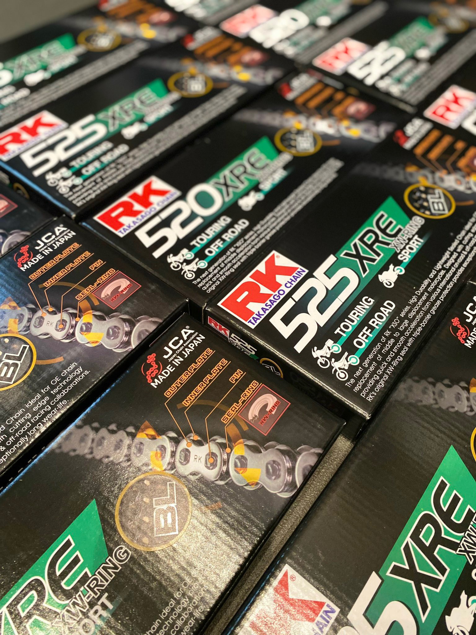 SÊN RK 525 XRE 120L / 130L (PHỐT XW-RING) - MÀU VÀNG ĐEN SÊN RK 525 XRE 120L / 130L (PHỐT XW-RING) - MÀU VÀNG ĐEN