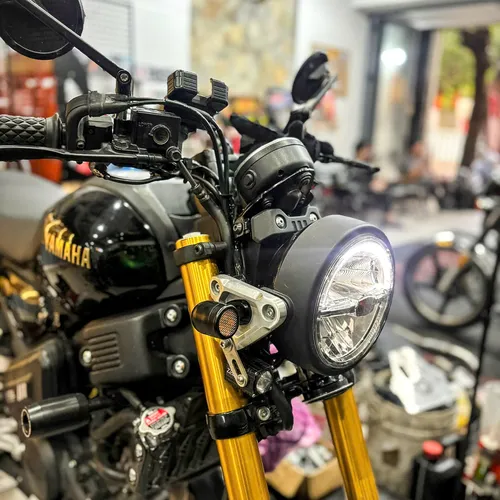 XI NHAN LED LƯỚI NGẮN - ĐEN