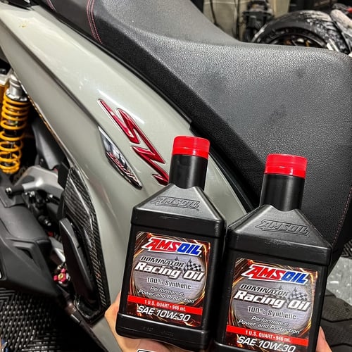 AMSOIL DOMINATOR® SYNTHETIC RACING OIL 10W-30 - QUART