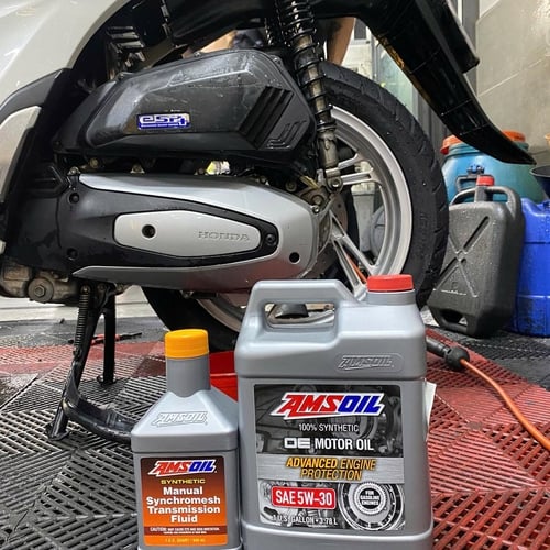 NHỚT HỘP SỐ SÀN AMSOIL 100% SYNTHETIC MANUAL SYNCHROMESH 70W80 GL-4 - 946ML