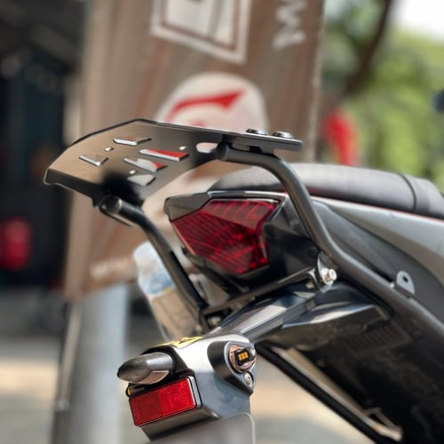 BAGA ĐẾ NHÔM B-TECH CHO YAMAHA R3