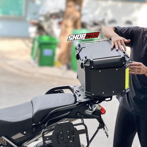 BAGA ĐẾ NHÔM B-TECH CHO TRIUMPH TIGER 900