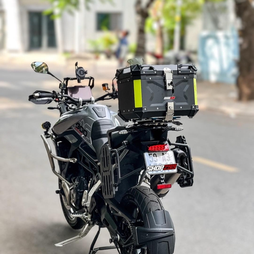BAGA ĐẾ NHÔM B-TECH CHO TRIUMPH TIGER 900
