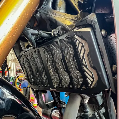 CHE KÉT NƯỚC TALISMAN CHO CB300R
