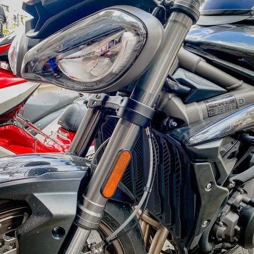 CHE KÉT NƯỚC TALISMAN CHO TRIUMPH STREET TRIPLE - 18