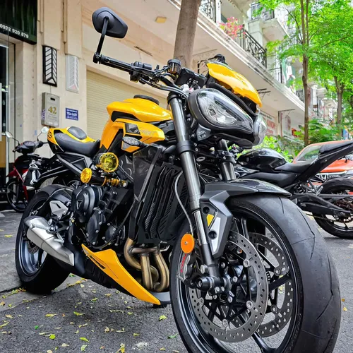 CHE KÉT NƯỚC TALISMAN CHO TRIUMPH STREET TRIPLE - 18
