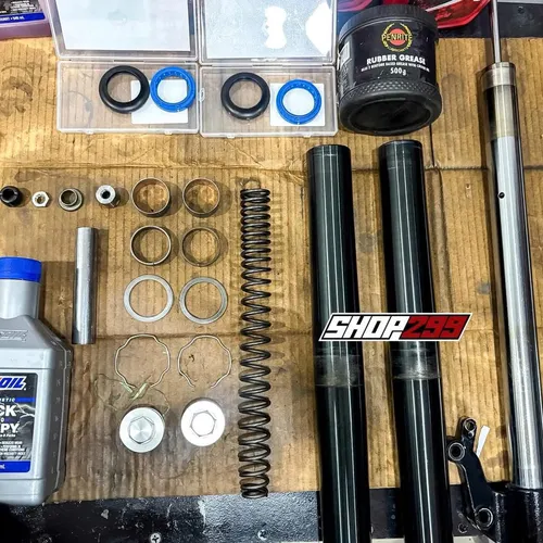 DẦU PHUỘC AMSOIL SHOCK THERAPY #10 MEDIUM - 946ML