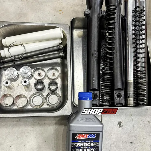 DẦU PHUỘC AMSOIL SHOCK THERAPY #10 MEDIUM - 946ML