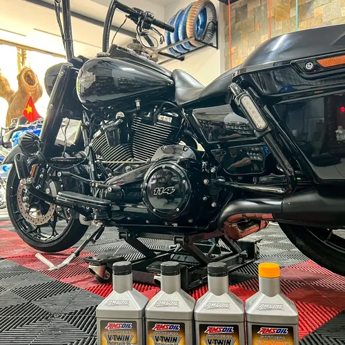 Dầu hộp số AMSOIL SYNTHETIC VTWIN TRANSMISSION FLUID - Quart (946ml)