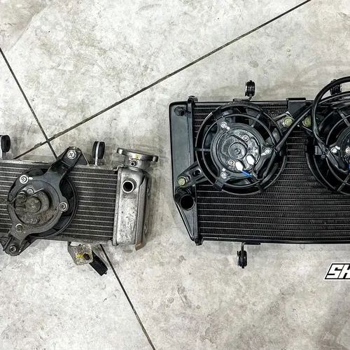 KÉT NƯỚC LỚN 2 QUẠT LEO RACING CHÍNH HÃNG THÁI LAN