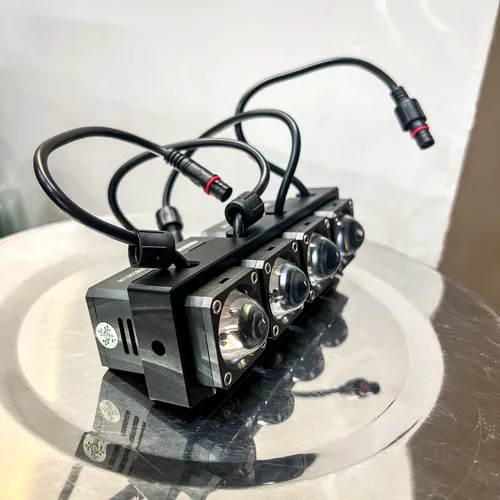 KHUNG ĐÈN TRỢ SÁNG 4 BÓNG BI CẦU MINI KENZO Z20 (KÈM KHUNG CNC)