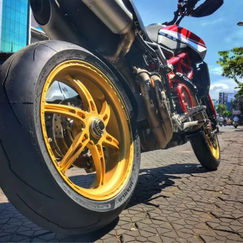 LỐP PIRELLI DIABLO SUPERCORSA V3