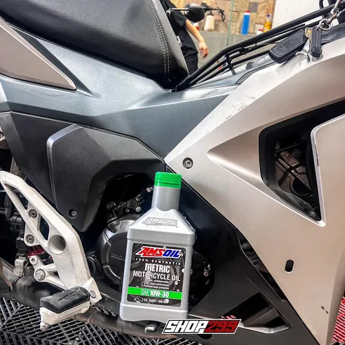 NHỚT AMSOIL METRIC 10W-30 - Quart (946ml)