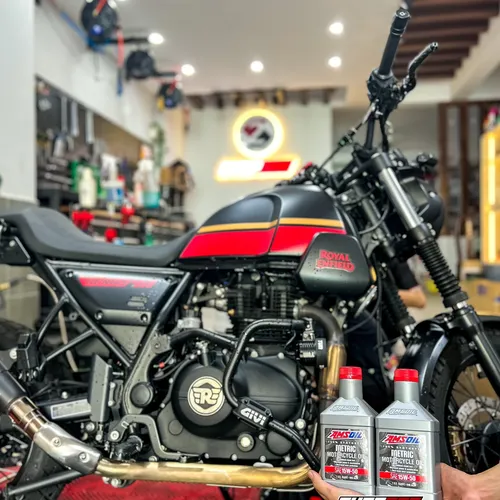 NHỚT AMSOIL METRIC 15W-50 - Quart (946ml)